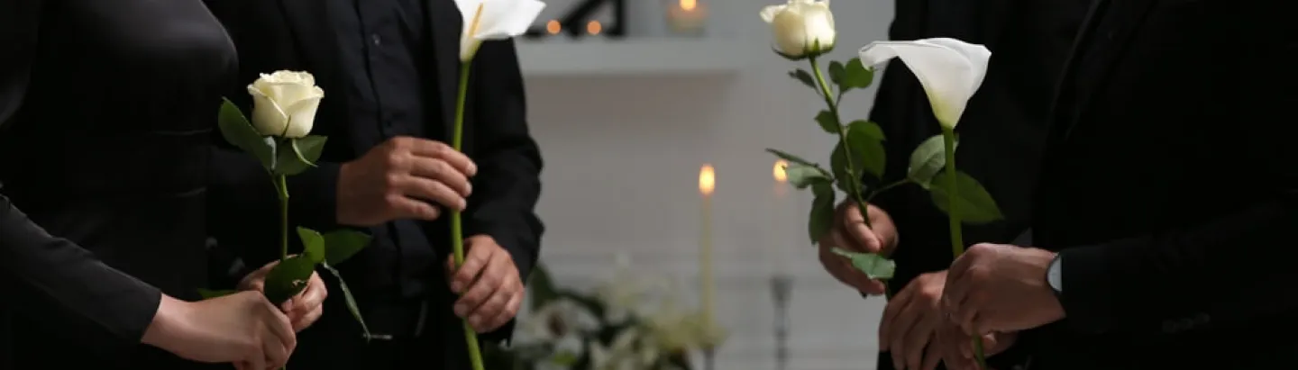 Cómo elegir las flores para un funeral